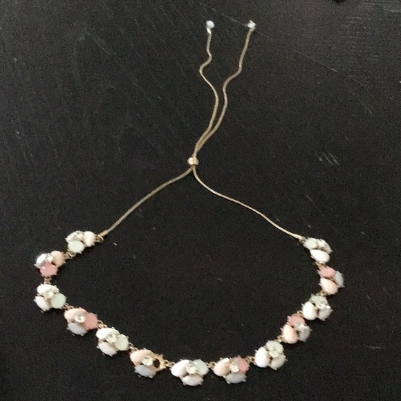 Gold chain necklace with multicolored bead pattern - Picture 2 of 5